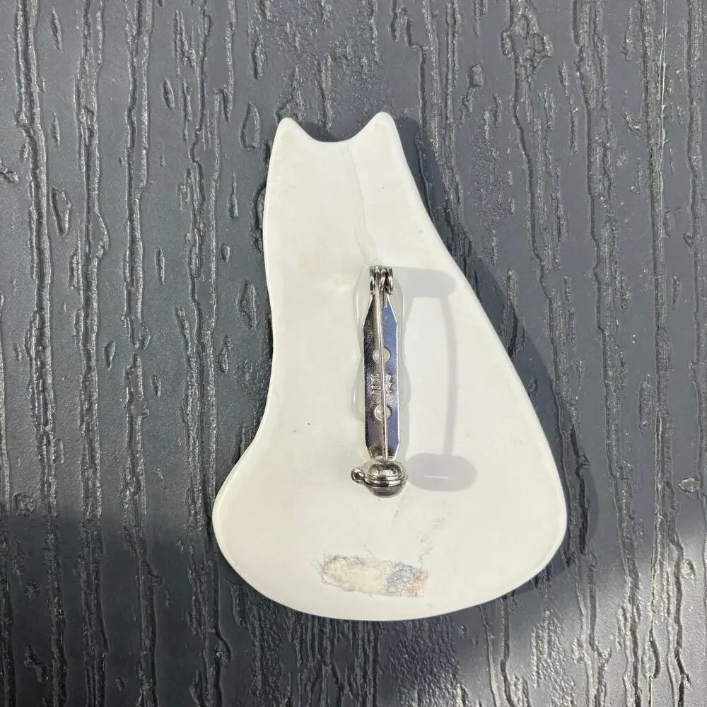 Vintage black and white cat pin brooch, kitschy eclectic bohemian hippie, OOAK